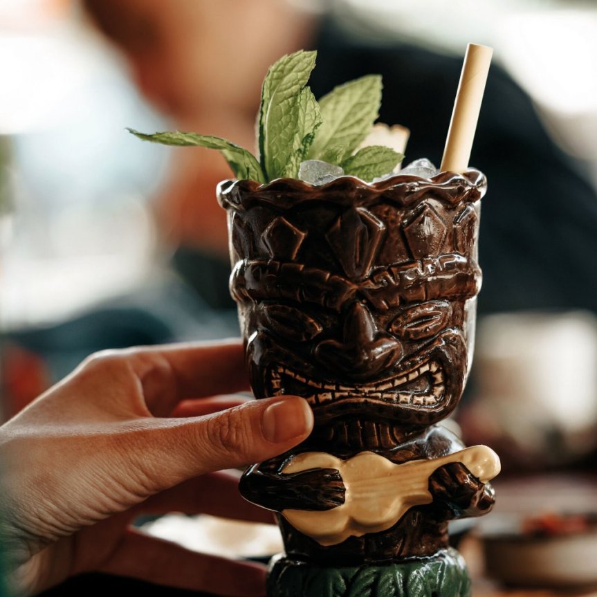 Tiki-Becher Anaface mit Ukulele Keramik 34 cl